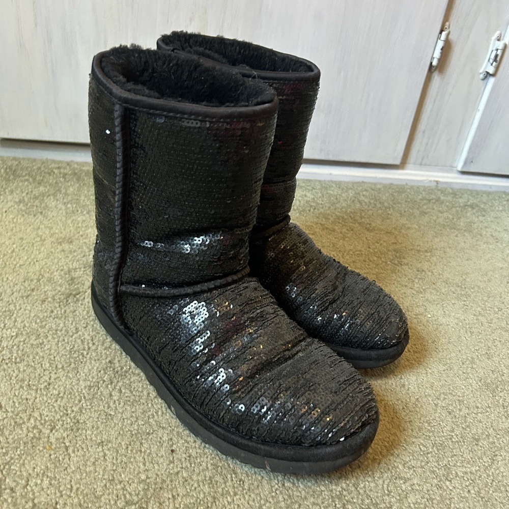 Black sequin uggs